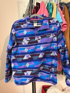 Patagonia synchilla pull over. Great colors. Size large